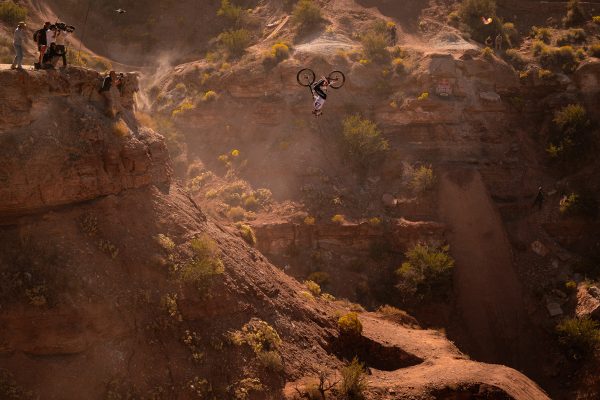 Najstarší, ale najlepší. 37-ročný Cam Zink predviedol šialenú jazdu a vyhral Red Bull Rampage 2023