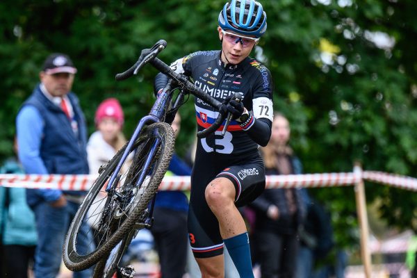 Viktória Chladoňová skončila druhá na cyklokrosových pretekoch českého pohára aj v Trnave