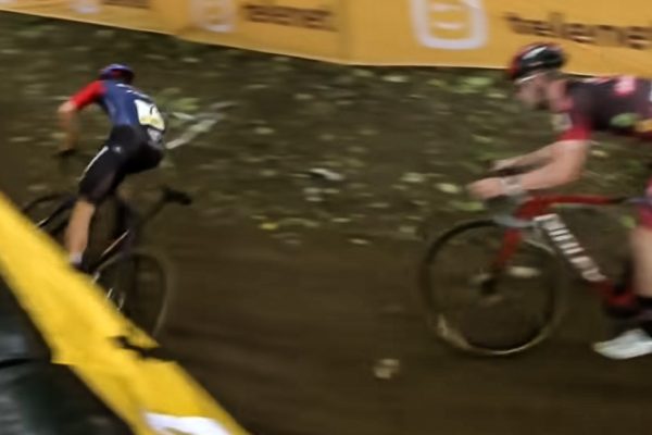 Thibau Nys spadol v poslednom kole cyklokrosových pretekov Superprestige, vyhral Eli Iserbyt