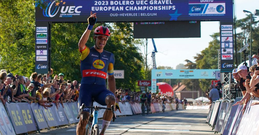Jasper Stuyven vyhral po 27 km sóle gravelové Majstrovstvá Európy