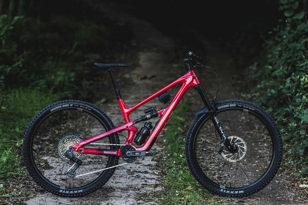 YT zn&iacute;žilo zdvih na novom modeli Jeffsy, sľubuje v&scaron;ak dostatok trakcie