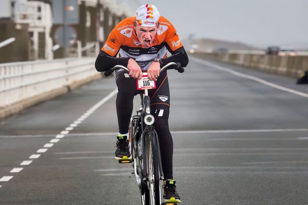 Cyklistické preteky proti vetru zrušili pre príliš silný vietor