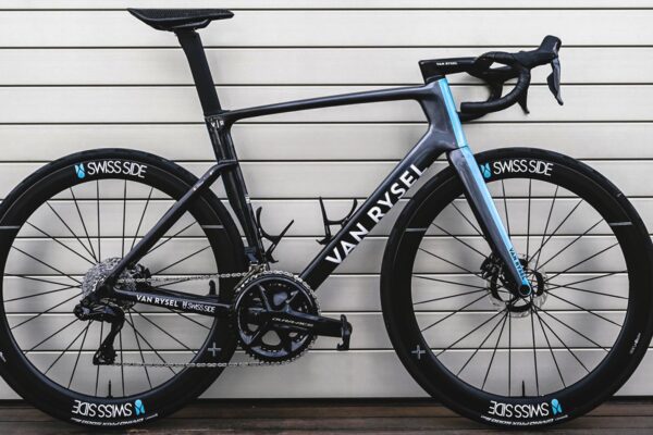 Repliky bicyklov Van Rysel RCR Pro tímu AG2R sú dostupné už aj na Slovensku
