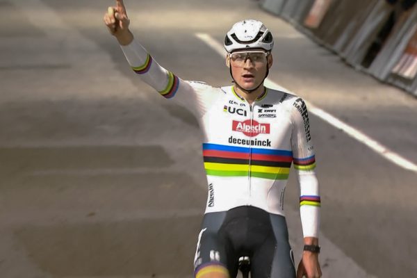 Nezastaviteľný Mathieu van der Poel vyhral už piate cyklokrosové preteky za sebou