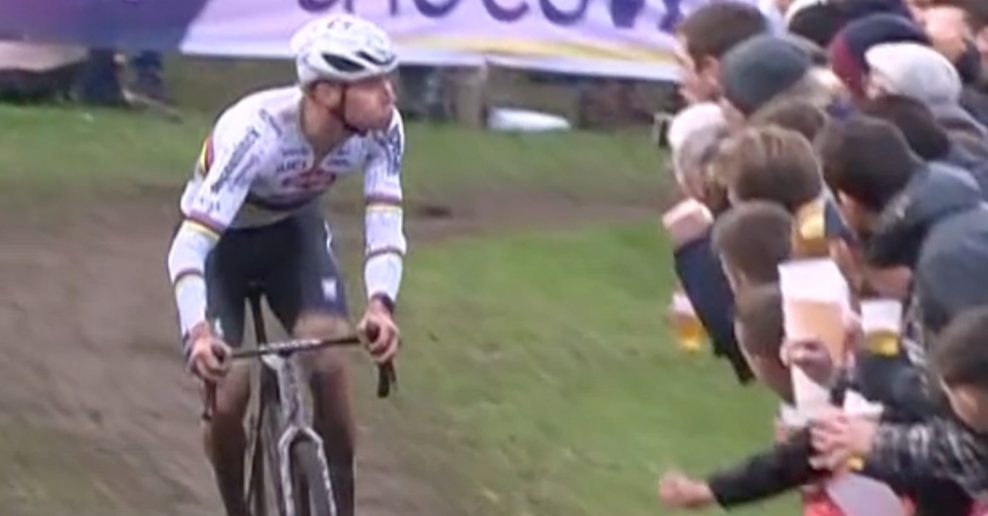Dajú si pivo a hneď si myslia, že si môžu dovoliť všetko, hovorí Sven Nys o incidente Van der Poela