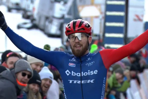 Cyklokrosový Svetový pohár vo Val di Sole na snehu vyhral Joris Nieuwenhuis