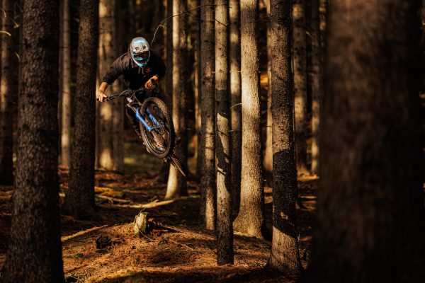 Video: Vojta Bláha na domácich trailoch vo videu Home Sweet Loam