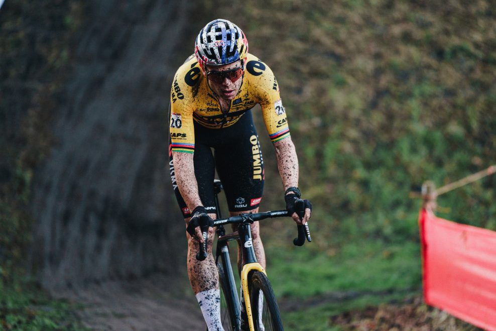 Vedome som sa nesnažil ísť s Van der Poelom, priznal Wout van Aert po pretekoch v Koksijde