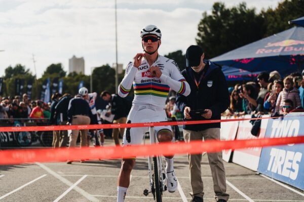 Mathieu van der Poel v nedeľu odštartuje na cyklokrosových pretekoch Svetového pohára v Zonhovene