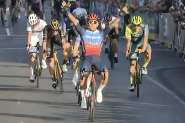 Caleb Ewan začal nový rok v novom tíme víťazstvom Majstrovstiev Austrálie v kritériu (+video)