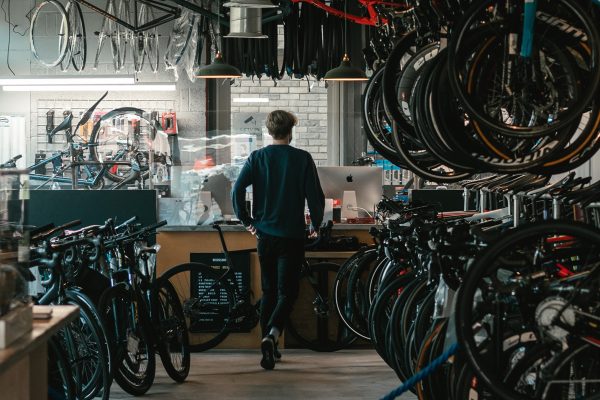 Prečo zaplavili trh s bicyklami obrovské zľavy a budú pokračovať aj v roku 2024?