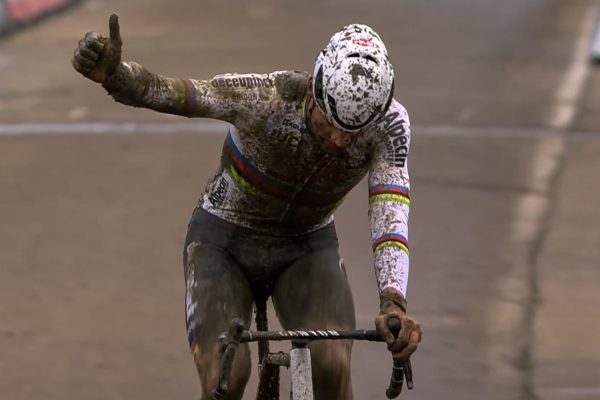 Nezastaviteľný Mathieu van der Poel začal nový rok ôsmim cyklokrosovým víťazstvom za sebou