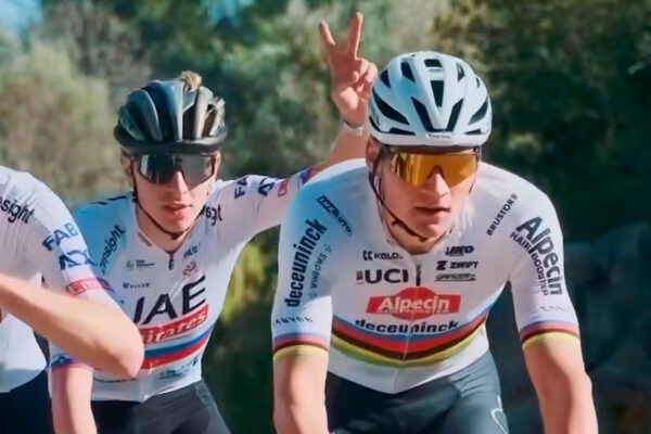 Video: Mathieu van der Poel a Tadej Pogačar sa stretli počas tréningu v Španielsku