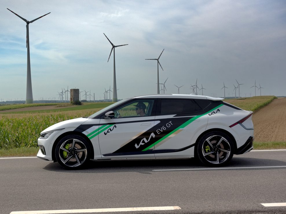 Neskutočn&yacute; v&yacute;kon, akceler&aacute;cia a dostatok priestoru, to je KIA EV6 GT