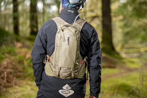 Test: Batoh Thule Rail 8