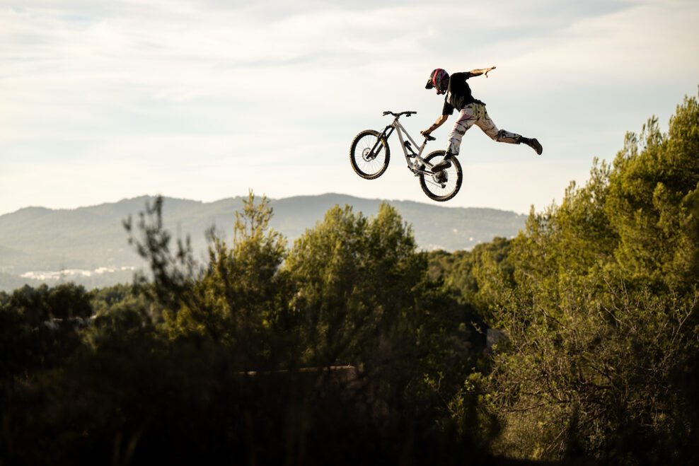Tomas Lemoine bude jazdiť na bicykloch Commencal (video+galéria)