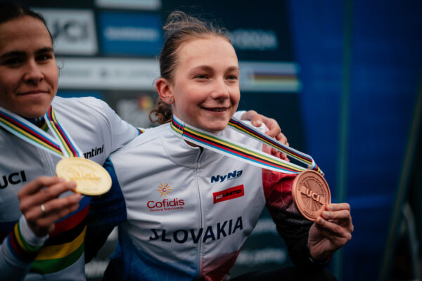Viktória Chladoňová získala bronz po úžasnom výkone na cyklokrosových Majstrovstvách sveta v Tábore