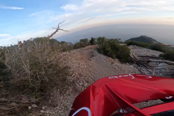Video: Ako sa jazdí, ale aj padá vo Finale Ligure vám ukáže Martin Knapec z CTM Racing tímu
