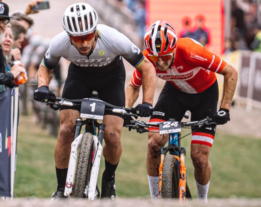 Nino Schurter a Sebastian Fini sa na Cape Epic spoja pod hlavičkou charitatívnej organizácie World Bicycle Relief