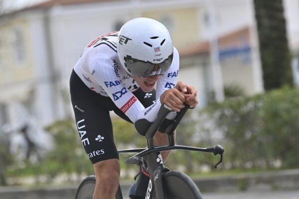 Juan Ayuso porazil aj Filippa Gannu a vyhral úvodnú časovku Tirreno-Adriatico