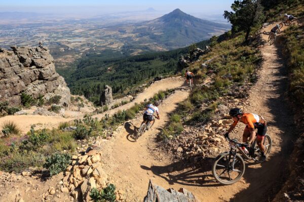 Števková s Krahulcovou v 4. etape Cape Epic opäť na výbornom šiestom mieste, v celkovom poradí sú siedme (+galéria)