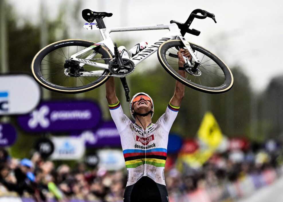 Ak by Mathieu van der Poel vyhral, stal by sa prvým jazdcom v histórii Okolo Flámska so štyrmi víťazstvami