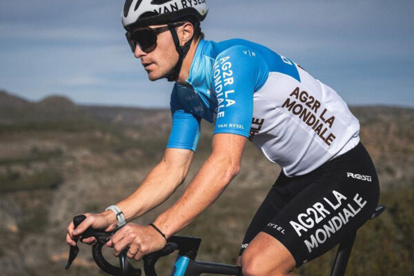Tím Decathlon AG2R ukončil zmluvu s Franckom Bonnamourom pre podozrenie z dopingu