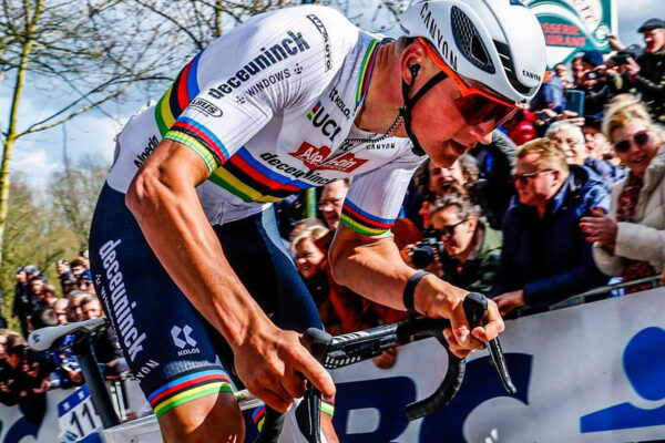 Radšej pretekám so všetkými top pretekármi, hovorí Mathieu van der Poel o slabšej konkurencii na Okolo Flámska