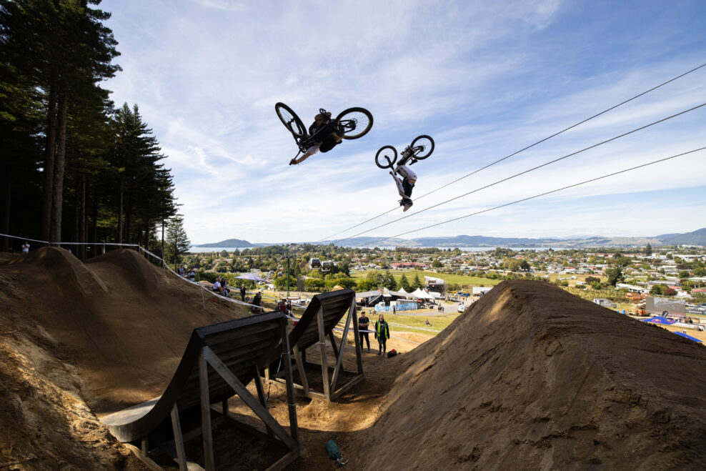 Caroline Buchanan a Garret Mechem vyhrali discipl&iacute;nu Speed & Style na festivale Crankworx Rotorua (+video)