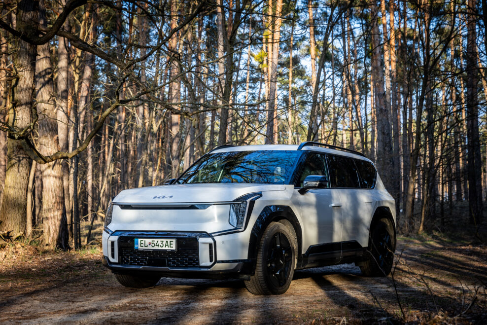 Test: Elektrick&aacute; sila a luxus v jednom balen&iacute;, to je KIA EV9