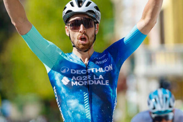 Juan Pedro López je celkovým víťazom pretekov Okolo Álp, poslednú etapu vyhral Aurélien Paret-Peintre