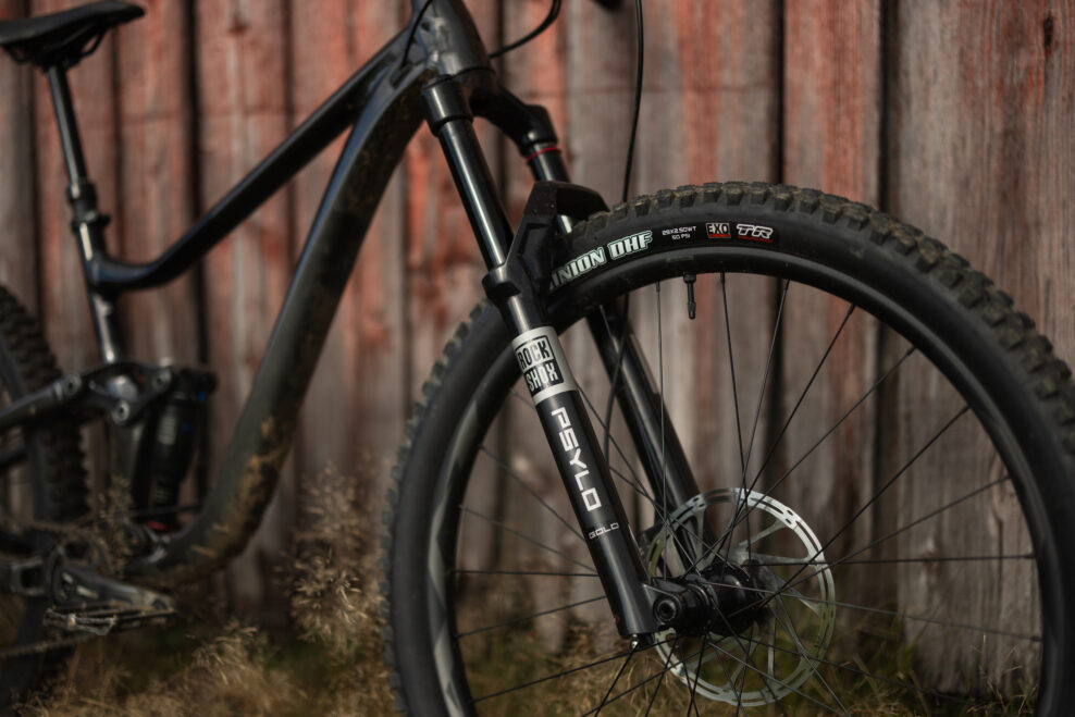 RockShox predstavil nov&uacute; vidlicu Psylo, ktor&aacute; je postaven&aacute; na z&aacute;kladoch Lyrik a Pike a stoj&iacute; polovicu