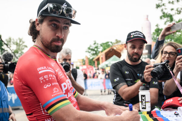 Foto: Peter Sagan na prezentácii pred štartom na pretekoch Okolo Maďarska