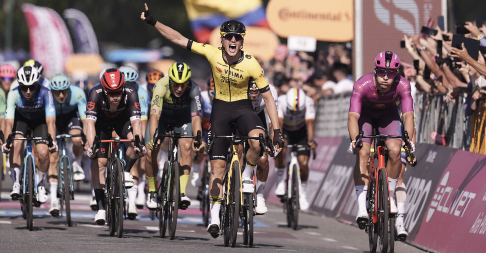 Olav Kooij vyhral v &scaron;printe 9. etapu Giro d&rsquo;Italia, pelot&oacute;n dobehol Narv&aacute;eza len tesne pred cieľom