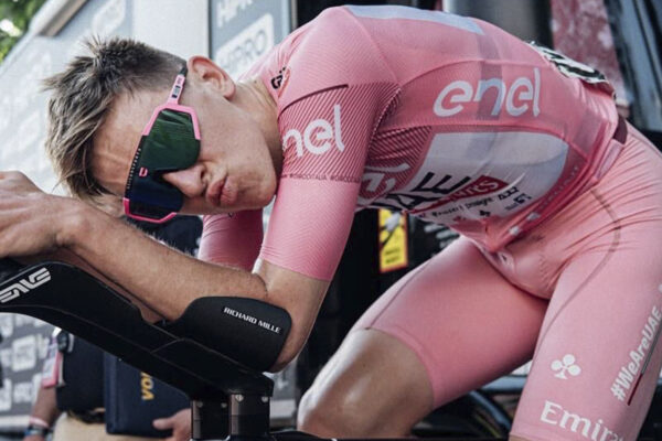 Video: Pozrite sa do zákulisia tímu UAE Emirates na Giro d’Italia 2024