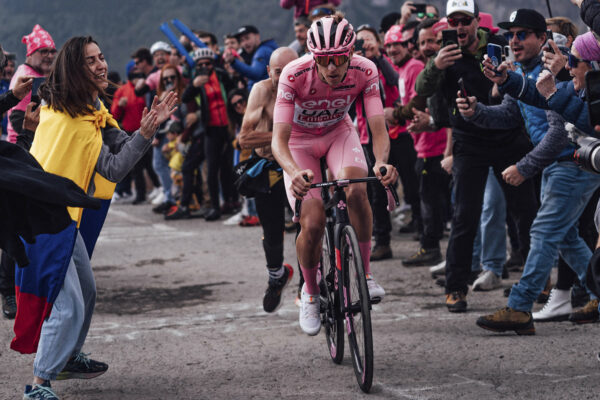Na Giro d’Italia je dnes deň voľna. Pogačar vedie tak suverénne, že zvyšok Gira môže ísť už len ako tréning na Tour