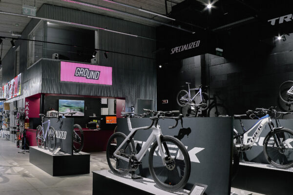 Ground Trnava: Bicyklový obchod, ktorý spojil najväčšiu konkurenciu, Trek a Specialized