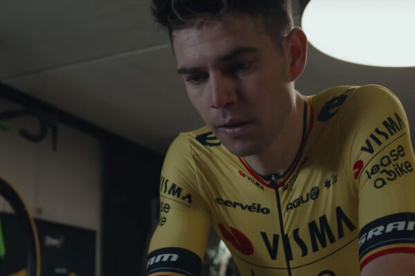 Najhoršia bola prvá polhodina. Wout van Aert opisuje pád, pri ktorom utrpel zlomeniny rebier, kľúčnej aj hrudnej kosti
