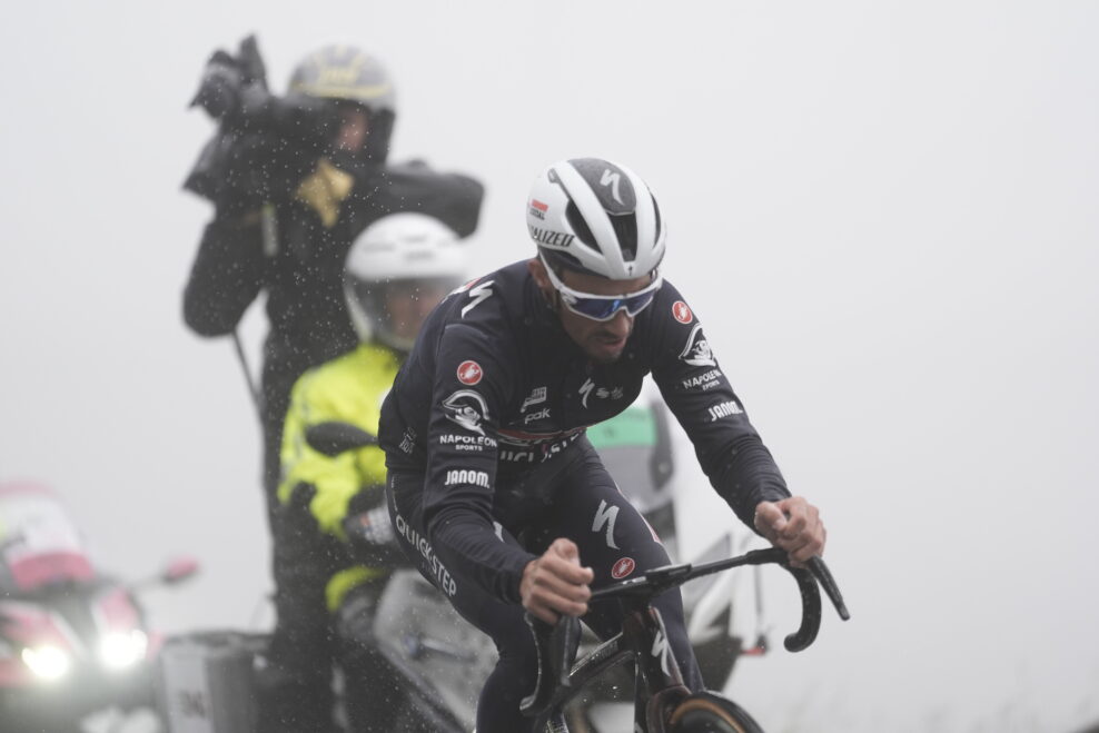 Julian Alaphilippe nejde na Tour de France. „Posledná šanca vyhrať na olympiáde a vo svojej vlastnej krajine. Prečo ho o túto príležitosť pripraviť?,“ hovorí Lefevere