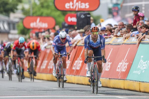 Dylan Groenewegen zvíťazil na belgickej klasike Okolo Limburgu a dočkal sa prvej výhry od januára