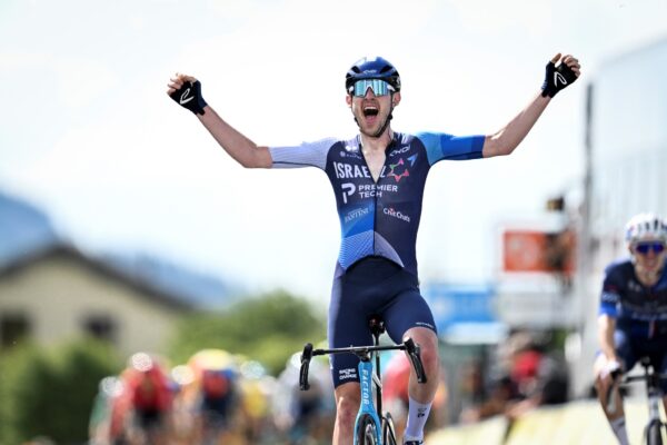 Derek Gee sa dočkal veľkého víťazstva v tretej etape Critérium du Dauphiné