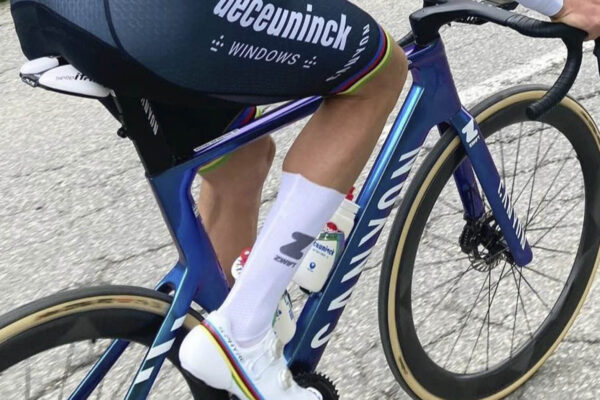 Foto: Prototyp nového Canyonu Aeroad už testuje aj Mathieu van der Poel