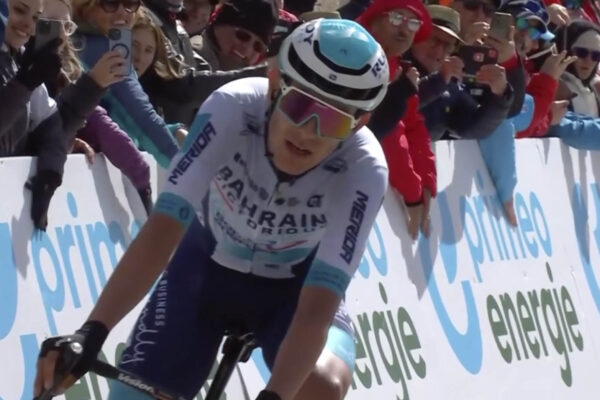 Torstein Træen vyhral z úniku horskú 4. etapu Okolo Švajčiarska, do žltého dresu sa oblečie Adam Yates