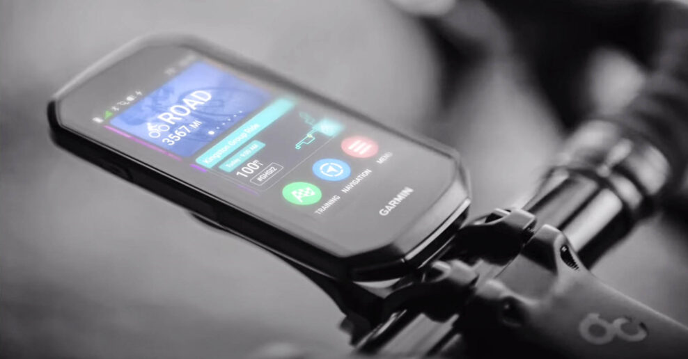 Garmin predstavil &bdquo;najinteligentnej&scaron;&iacute;&ldquo; cyklopoč&iacute;tač Edge 1050. M&aacute; nov&yacute; displej, v&yacute;drž 60 hod&iacute;n a m&ocirc;žete n&iacute;m platiť