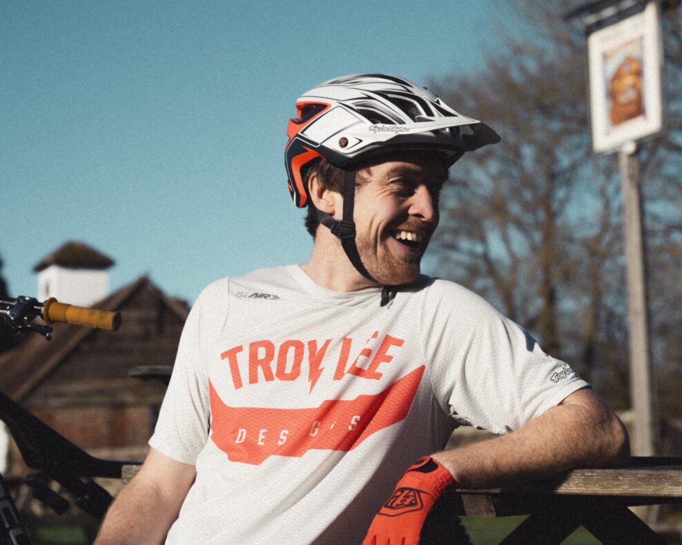 Štýlová prilba TLD A3 spĺňa najvyššie bezpečnostné kritéria a vyzerá vynikajúco