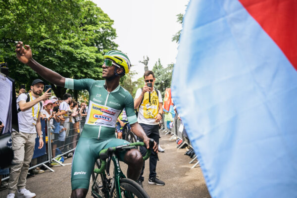 Biniam Girmay po zisku zeleného dresu na Tour de France predĺžil zmluvu s tímom Intermarché do roku 2028