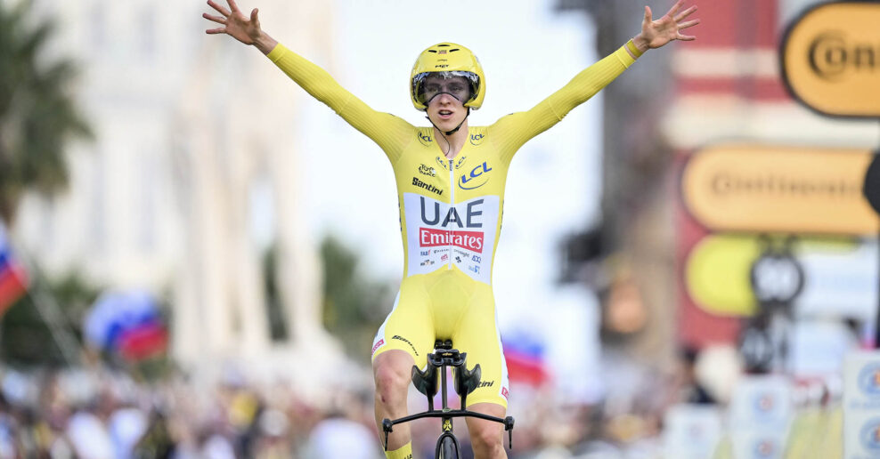Tadej Pogačar zavŕšil svoju dominanciu na Tour de France víťazstvom záverečnej časovky