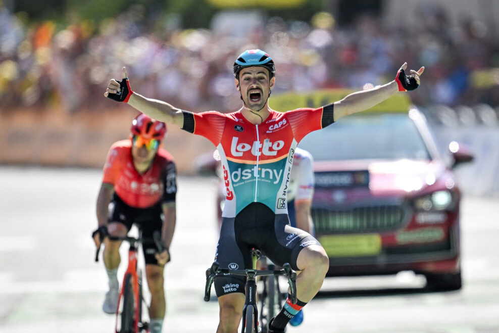 Victor Campenaerts vyhral z &uacute;niku svoju prv&uacute; etapu na Tour de France