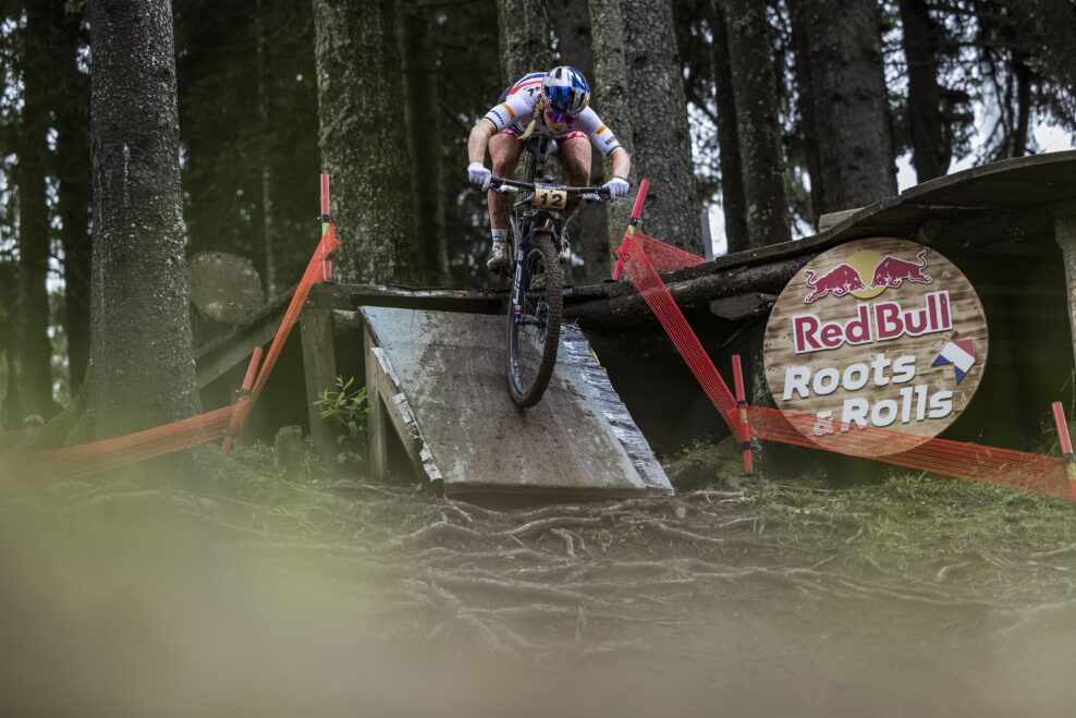 Puck Pieterse a Alan Hatherly vyhrali svetov&yacute; poh&aacute;r XCO v Les Gets (+gal&eacute;ria)