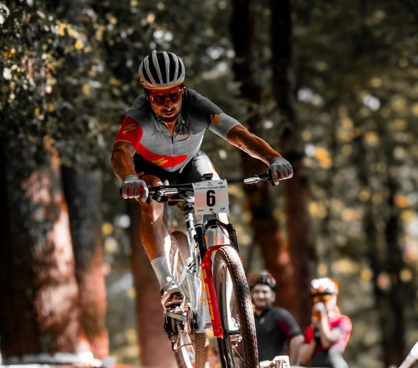 Fotogaléria: Najlepšie momenty z majstrovstiev Slovenska v horskej cyklistike 2024 s Petrom Saganom